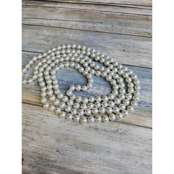 60" Glass Pearls Faux Cream Color Necklace Flapper Knotted NWOT - Picture 2 of 6